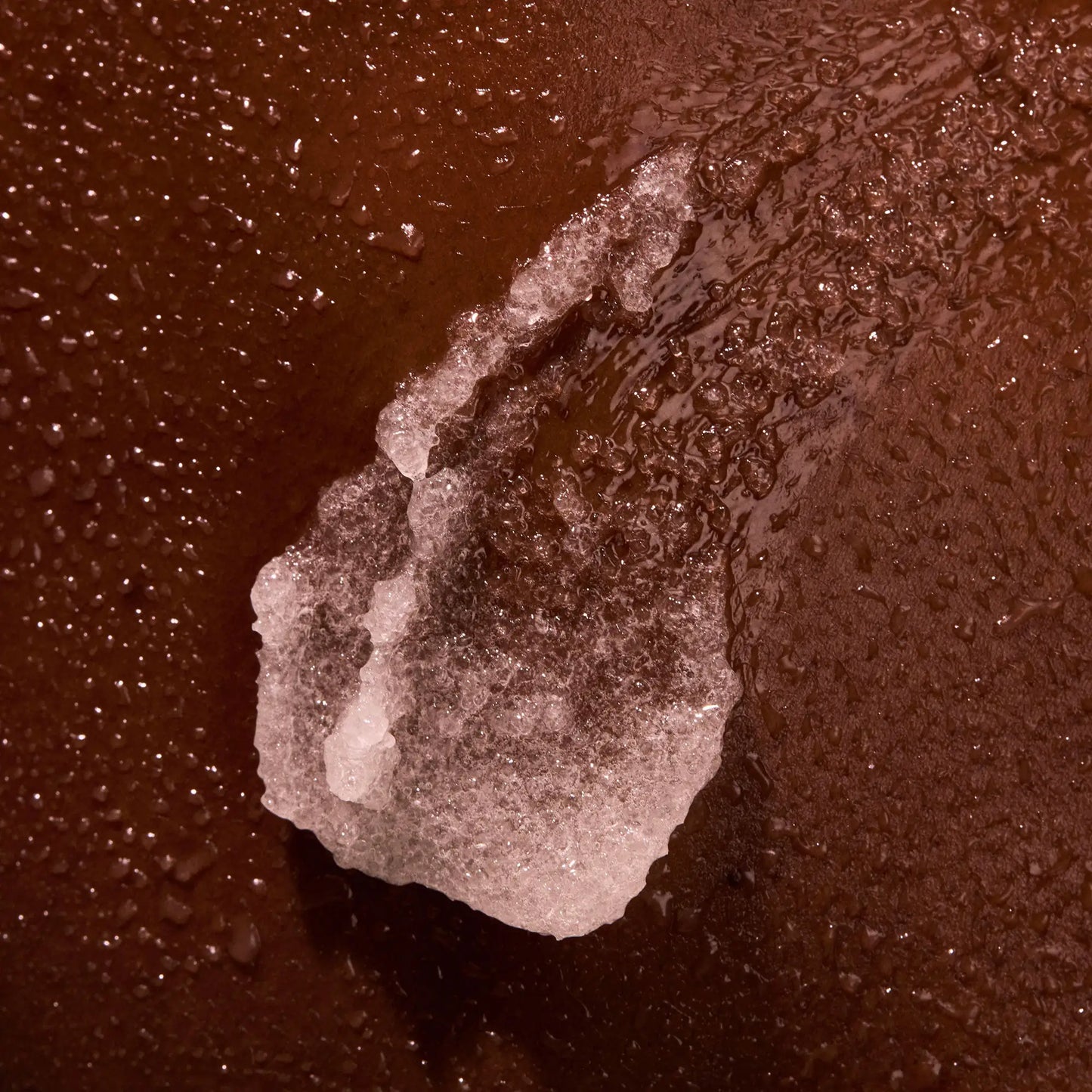 the-glow-getter-multi-oil-body-scrub-y3 NATR-40028-Alt-Image-TheGlowGetterMulti-OilBodyScrub-08.webp